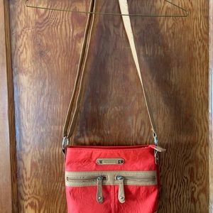 🦩NWT Rossetti Chili Pepper Red Sage Crossbody Bag